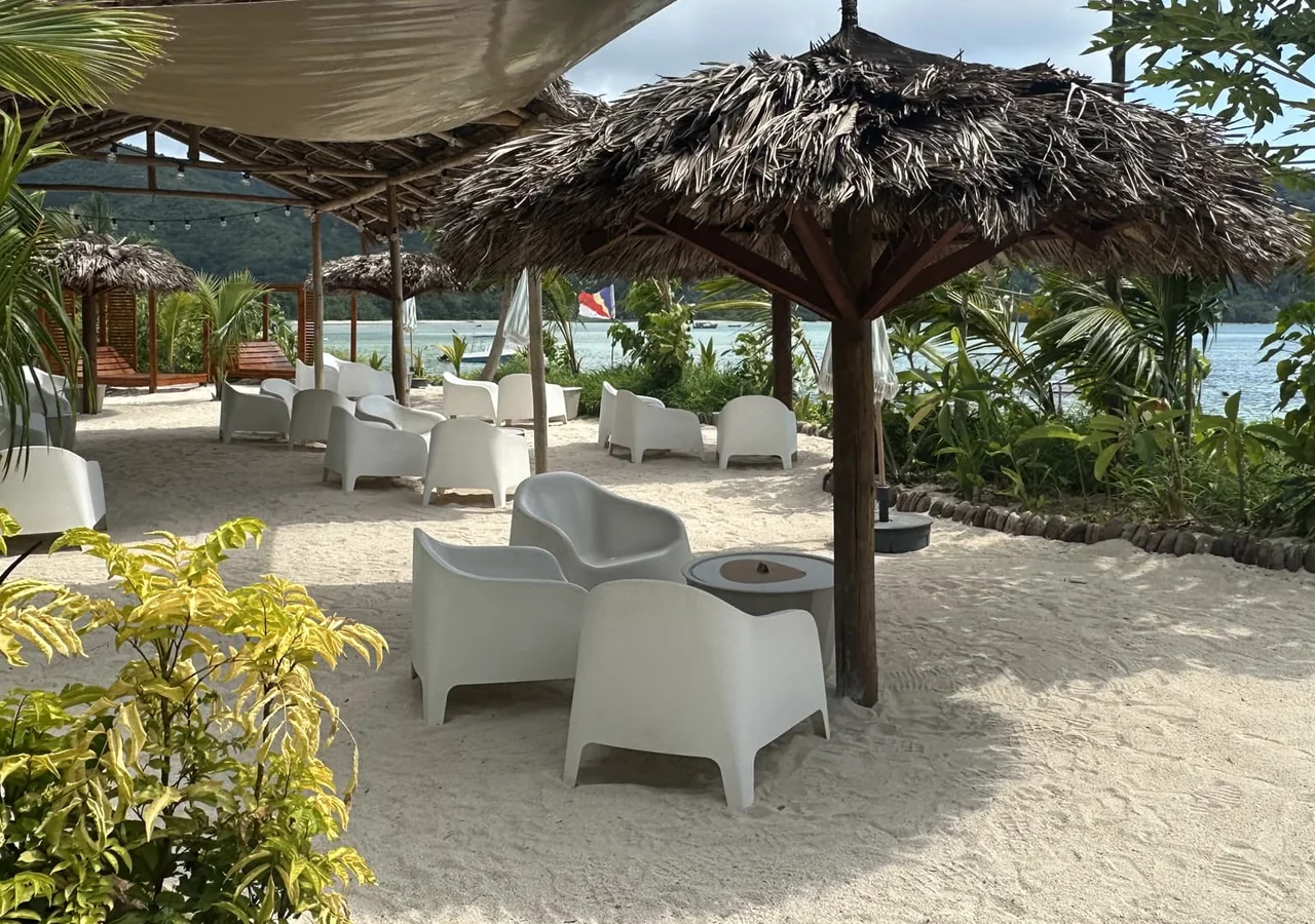 Banana Sea Club beach base at Anse à la Mouche